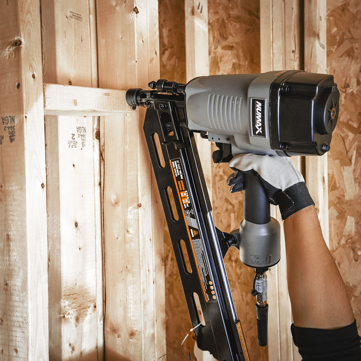 Pneumatic 21 Degree 3-1/2" Framing Nailer with Nails