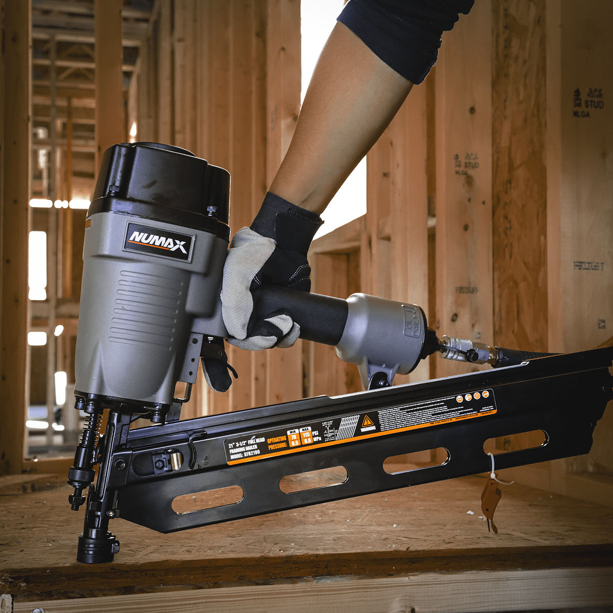Pneumatic 21 Degree 3-1/2" Framing Nailer with Nails