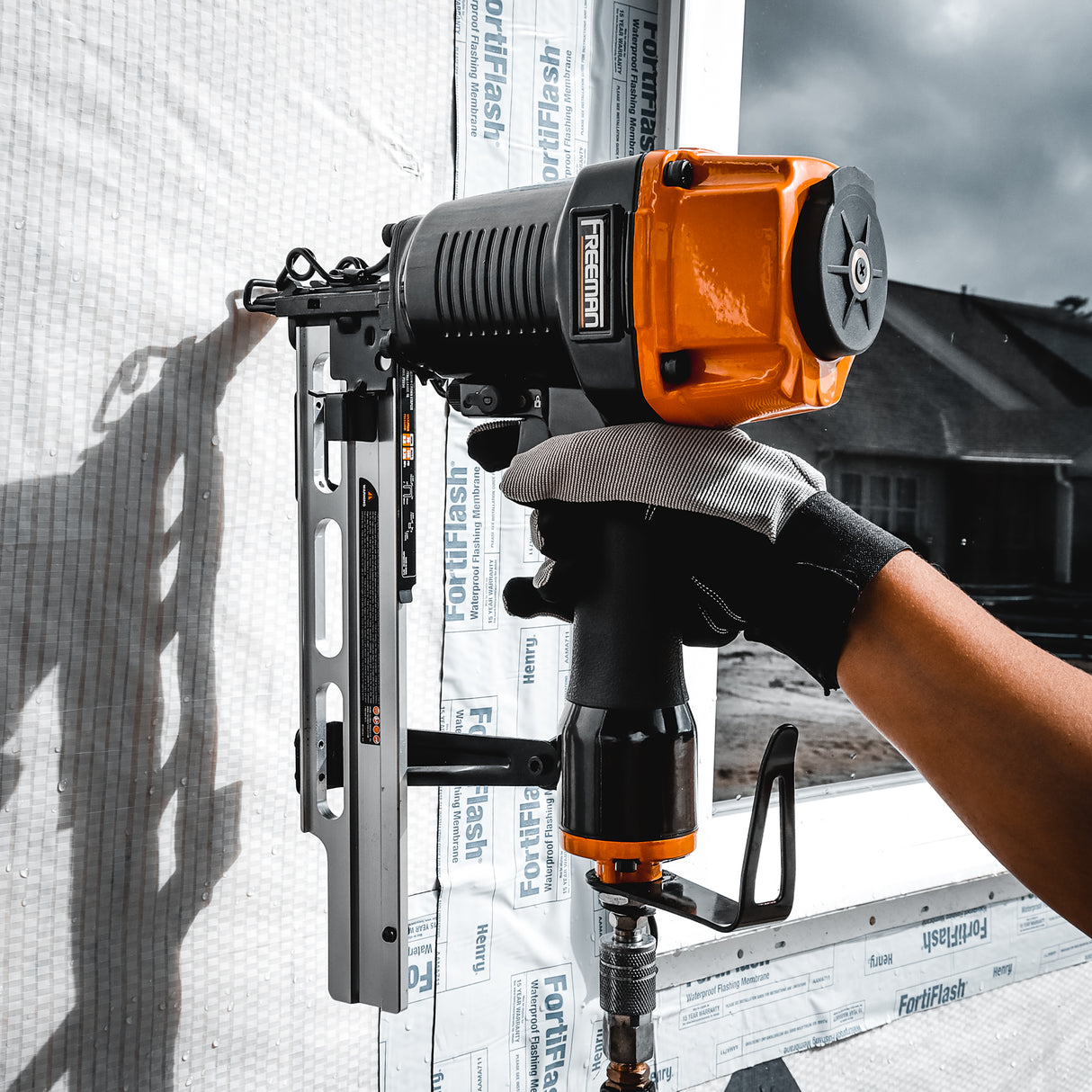 Pneumatic 16-Gauge 2" Medium Crown Stapler